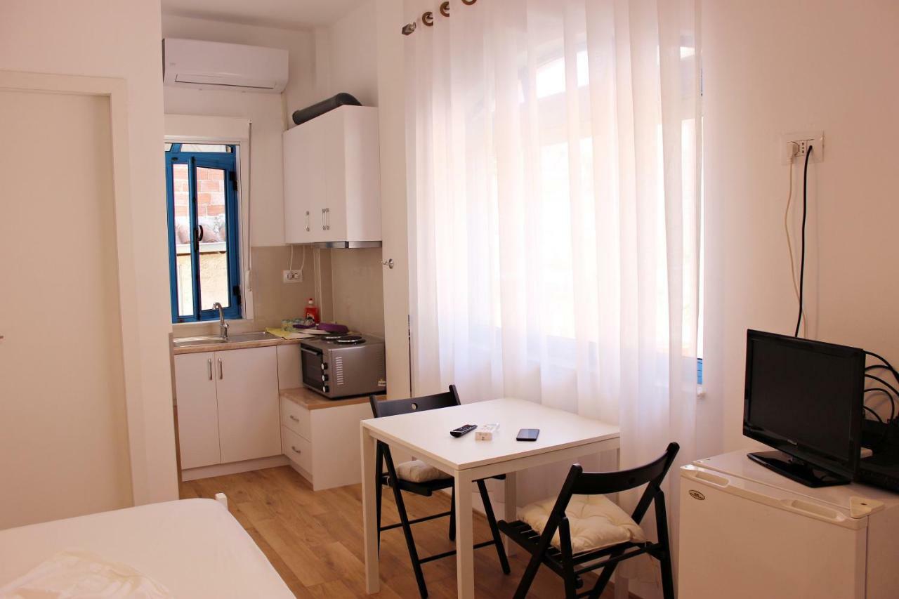 ホテル Hercules House Sarandë エクステリア 写真